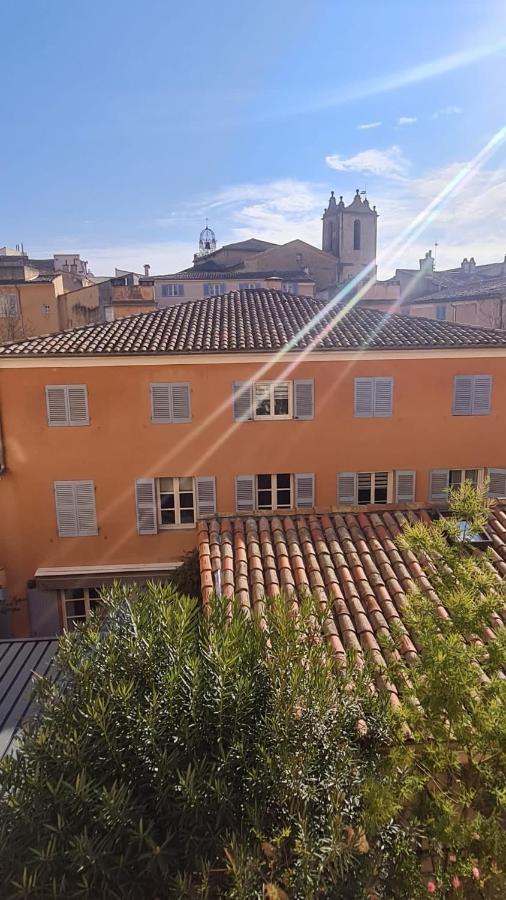 אקס-אן-פרובאנס Sunny Apartment With Nice View In History City Center מראה חיצוני תמונה